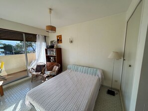Room - Studio with balcony and parking by the beach (Argelès-sur-Mer)