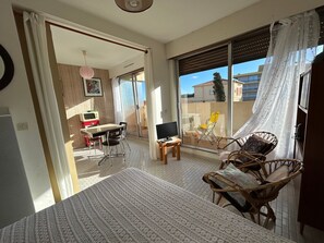 Room - Studio with balcony and parking by the beach (Argelès-sur-Mer)