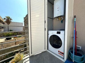 Property grounds - Apartments a few minutes from the airport of Palermo, with parking (Villagrazia di Carini)