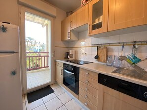 Coffee/tea maker, fridge, oven, stovetop - T3 Duplex near Capbreton port with parking, 5 pers. (Capbreton)