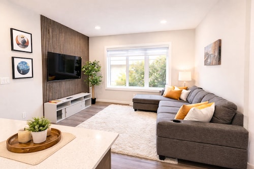 NorthEdge Suites Peaceful 3-bedroom townhome in charming Leduc neighborhood