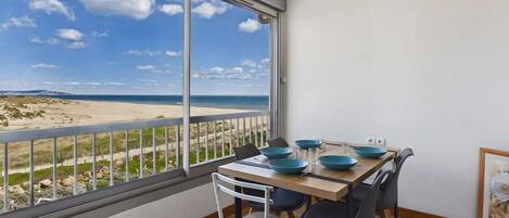 تناول الطعام