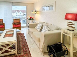 Living area - Beautiful central apartment with balcony and parking in Stella Plage (Cucq)