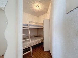 Free WiFi - Equipped Studio Cabin - Sea View - Private Parking - Near Amenities (Mauguio)