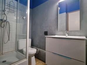 Bathroom - Cozy mountain studio with WiFi – Sleeps 4 (Le Dévoluy)