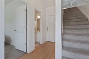 Interior - Modern 4BR Townhome in American Fork — Centrally Located (American Fork)