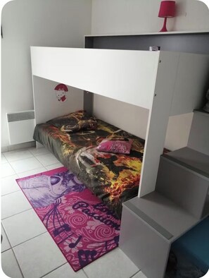 1 غرفة نوم ومكتب وواي فاي مجانًا وملاءات أسرّة