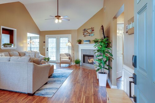 3 King Beds! Close to Airport, Savannah HD, Tybee