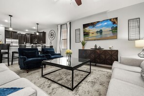 Smart TV, video games, DVD player, table football - Resort w/Star Wars, Mickey, and Frozen Rm near Disney (Four Corners)