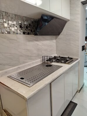 Four à micro-ondes, surface de cuisson