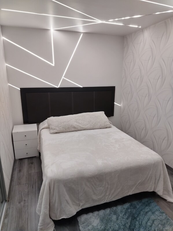 2 chambres, fer et planche à repasser, Wi-Fi, literie fournie