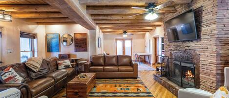 Televisión, chimenea