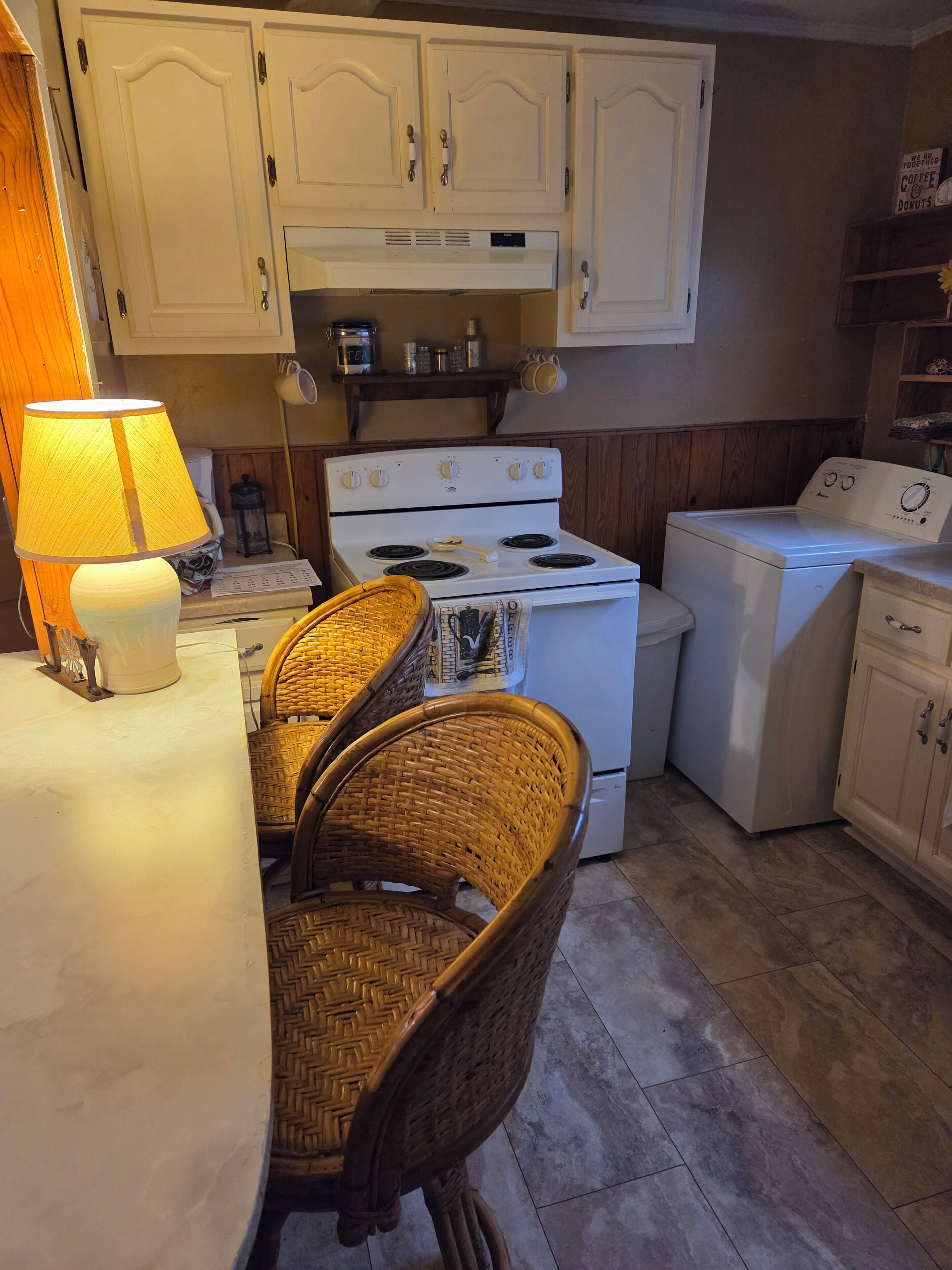 Micro-ondes, four, plaque de cuisson