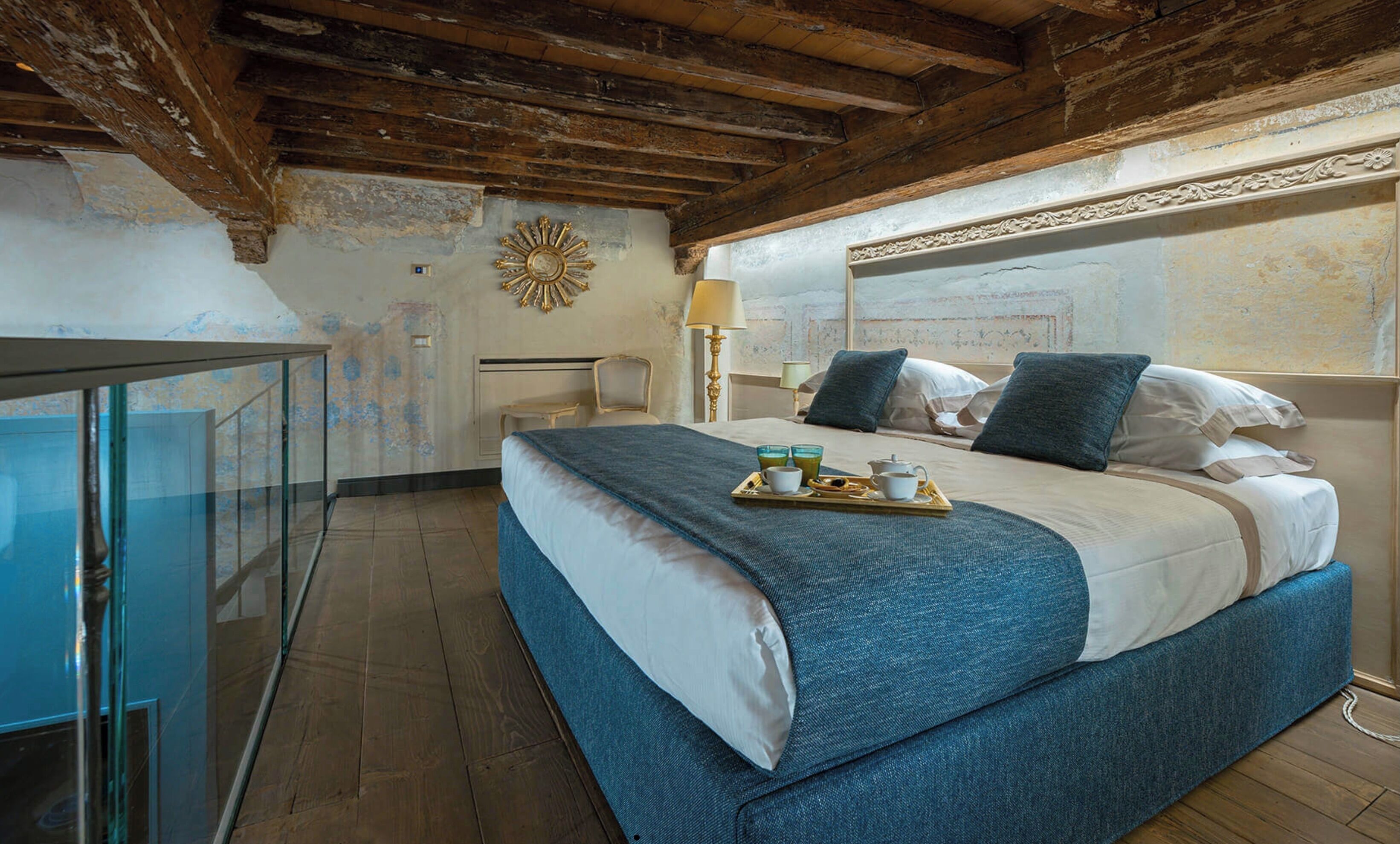 3 habitaciones, escritorio, tabla de planchar con plancha y wifi gratis 