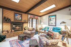 Living area - Wonderful Townhome, On Shuttle Route (Vail)