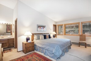 3 bedrooms, free WiFi, bed sheets - Wonderful Townhome, On Shuttle Route (Vail)