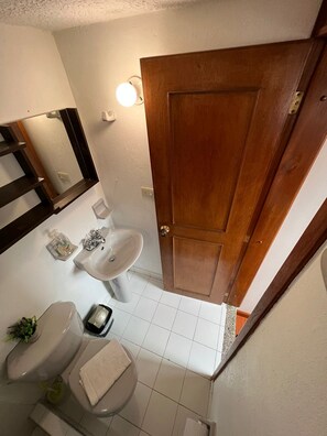 Bathroom - Blessed Family Home (Bogotá)