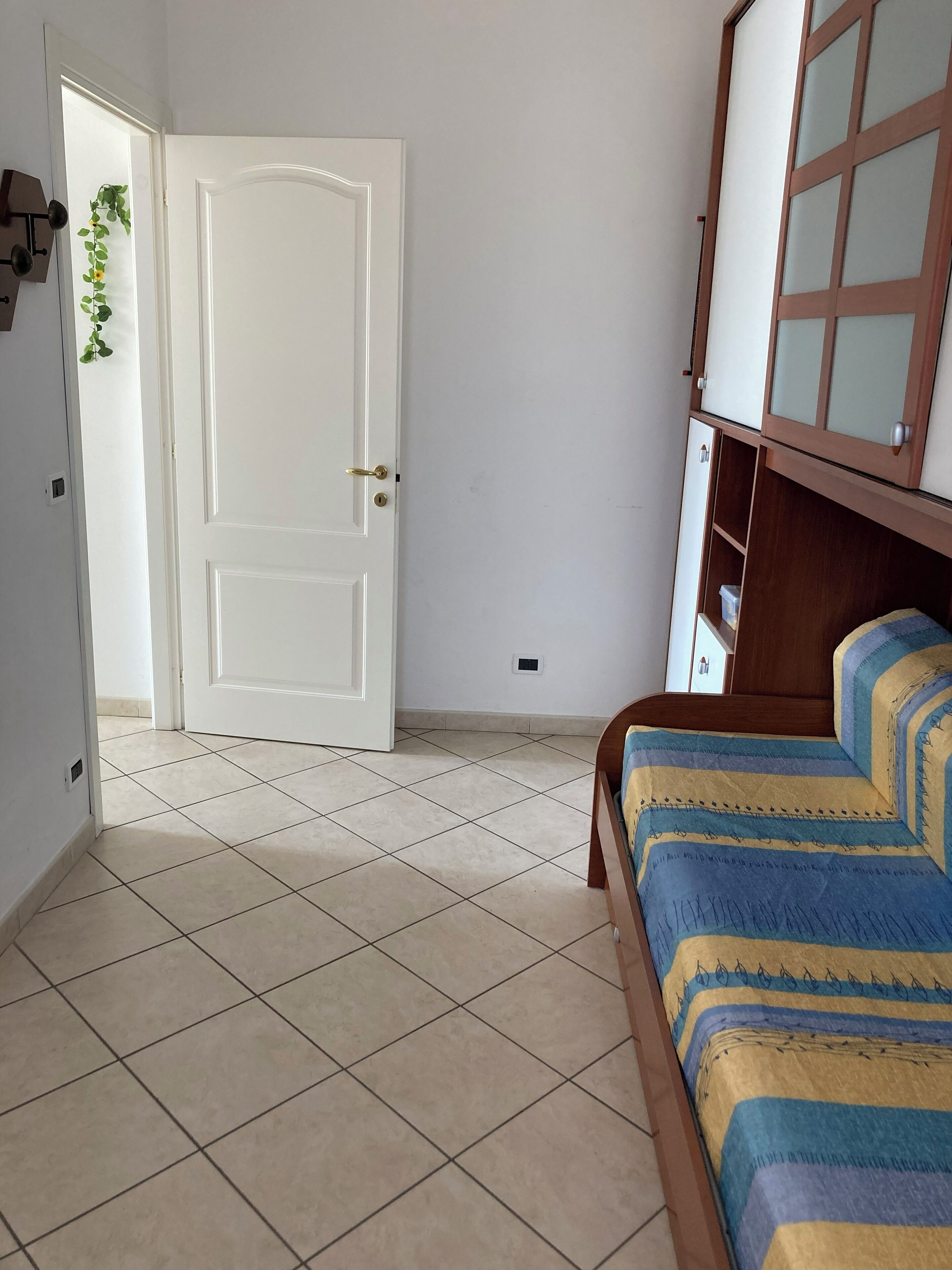 2 chambres, fer et planche à repasser