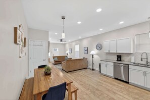 Interior - Near Downtown - Beville Ave Retreat (Indianapolis)