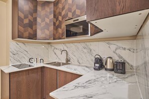 Refrigerador, microondas, parrilla de estufa y lavavajillas 