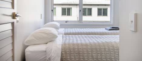 3 bedrooms, desk, iron/ironing board, free WiFi