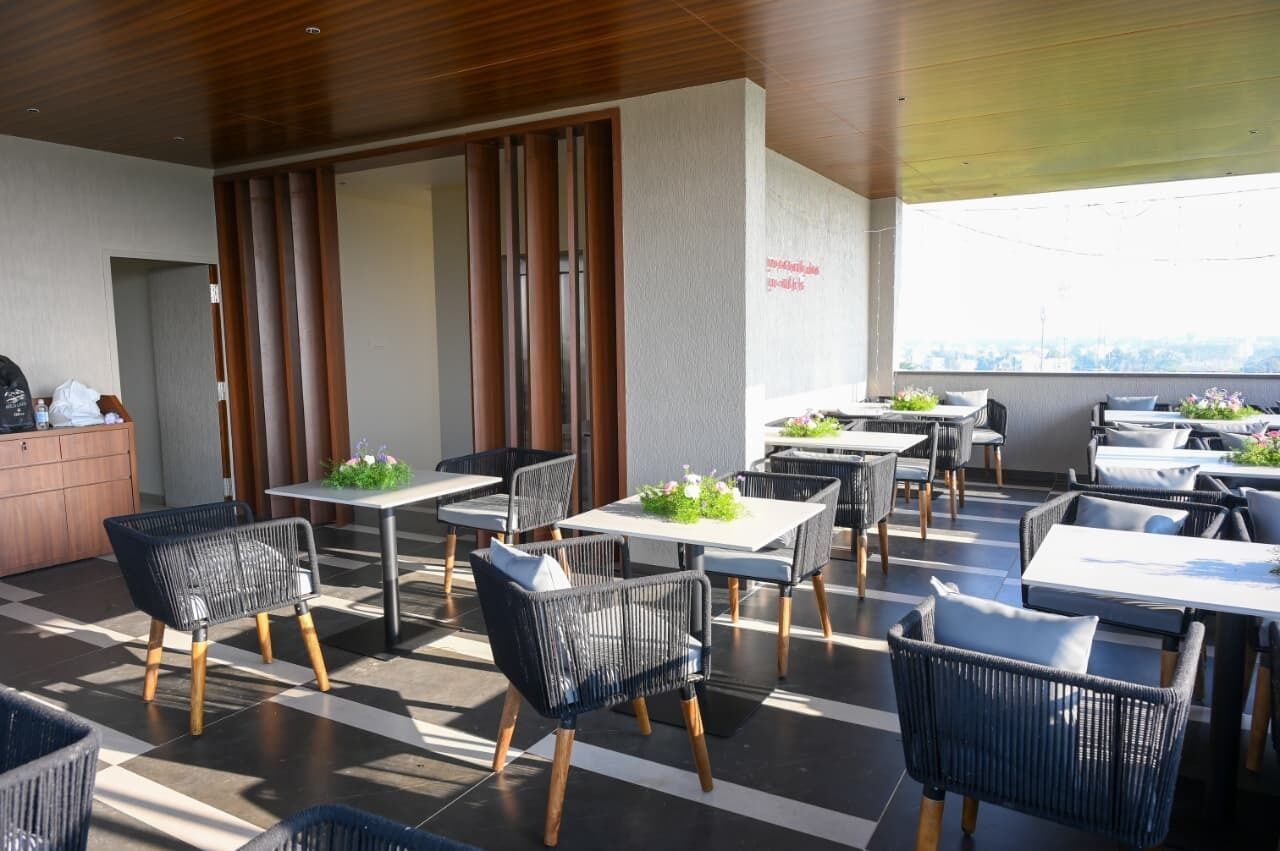 تناول الطعام بالخارج