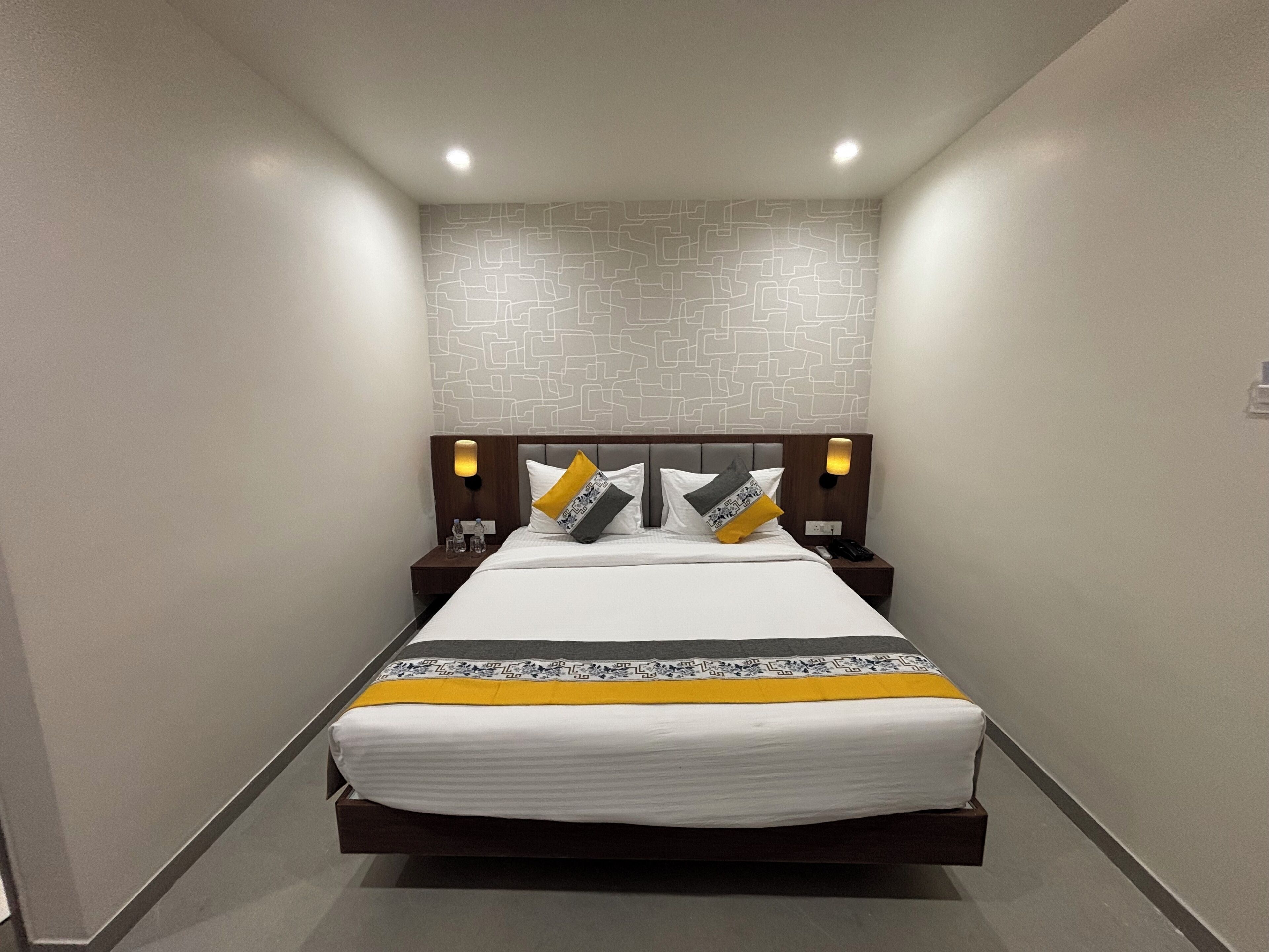 Superior Double Room, Hill View | Desk, free WiFi