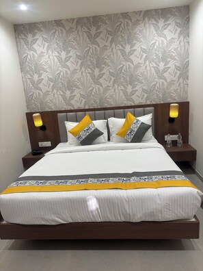 Phòng đôi Superior, quang cảnh đồi núi | Bàn, truy cập Internet không dây miễn phí 