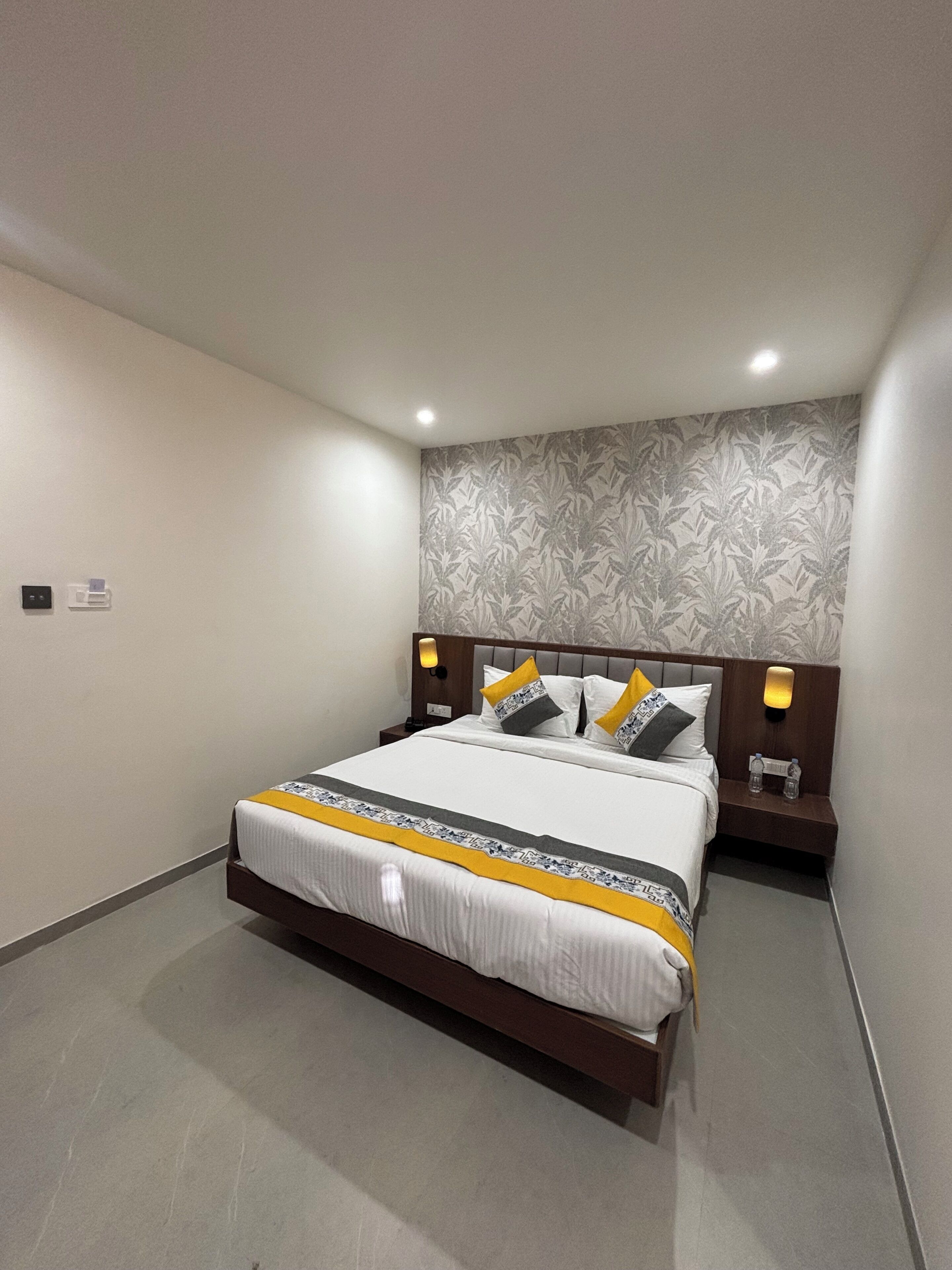 Superior Double Room, Hill View | Desk, free WiFi