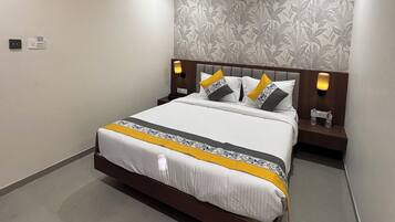 Superior Double Room, Hill View | Desk, free WiFi