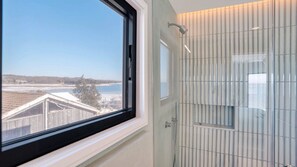 Interior - Stunning modern beachfront home in Southampton, ideal for small groups and... (Southampton)