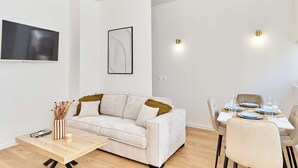 Unclassified image, 2 of 12, button - Charming AC apartment - Buttes Chaumont Park (Paris)