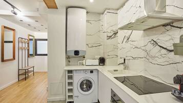 Refrigerador, microondas, horno y lavavajillas