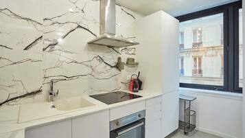 Refrigerador, microondas, horno y lavavajillas