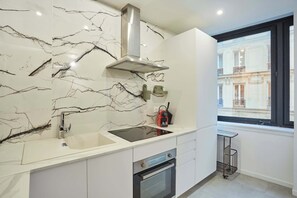 Refrigerador, microondas, horno y lavavajillas 