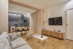 TV, offices - Charming apartment - Center of Paris (Paris)