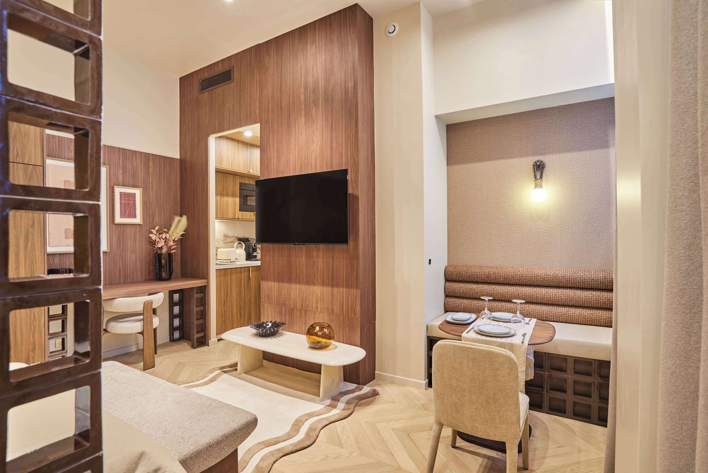 1 bedroom, desk, iron/ironing board, WiFi