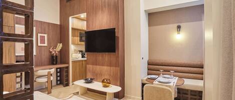 1 habitación, escritorio, tabla de planchar con plancha y wifi