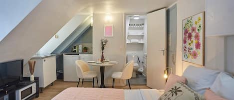 1 bedroom, iron/ironing board, WiFi, bed sheets