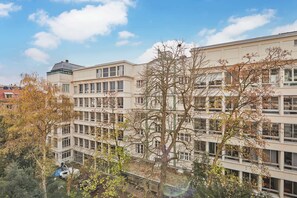 Exterior - Apartment Terrace 16th area residential district (Paris)