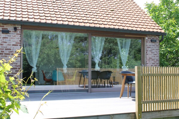 Outdoor dining - A romantic cottage in the Flemish Ardennes. Private Garden & Beautiful View (Maarkedal)