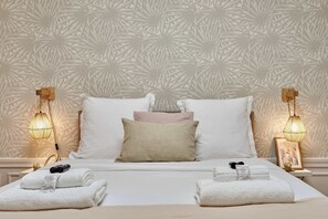 1 bedroom, iron/ironing board, WiFi, bed sheets - Elegant flat - Porte Maillot-Arc de Triomphe (Paris)