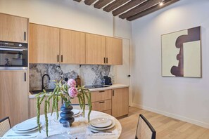 Fridge, microwave, stovetop, dishwasher - Superb Apartment Center of Paris Le Marais (Paris)