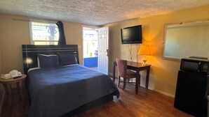 1 bedroom, internet, bed sheets - Welcoming 1-bedroom hotel with AC in Myrtle Beach (Myrtle Beach)