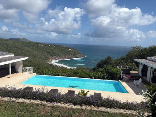 Luxury Estate with Private Villas and Family Club House