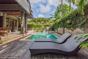 Outdoor pool - Villa Castilla Saraswati - 4BR Spacious, Convenient & Tranquil Hideaway Seminyak (Badung)