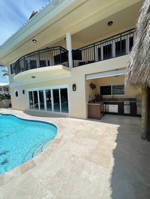 Property grounds - Tremendous 2-bedroom house with AC in charming Key Largo (Key Largo)