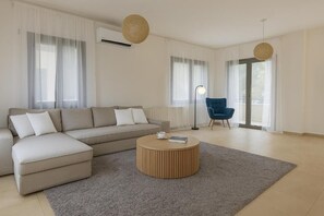 Living area - Eros Villa Pissouri - Private Pool & Family Friendly (Pissouri)