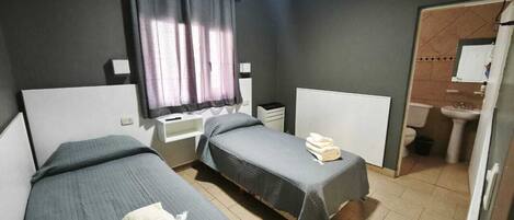 Ropa de cama de alta calidad, cubrecamas y wifi gratis