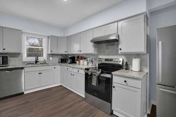 House | 3 bedrooms, Internet - 3BR Home Near AFB ASU Riverwalk Downtown (Montgomery)